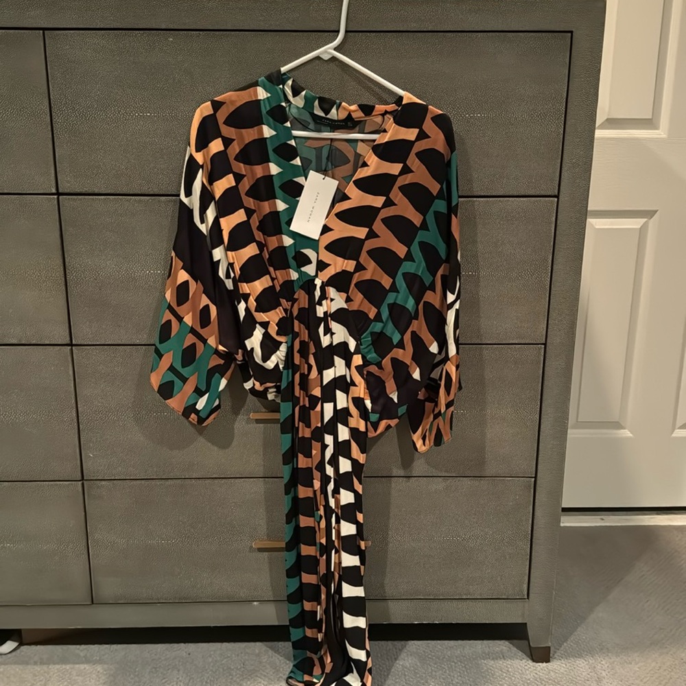 Zara Dress, Flattering fit, long sleeve. NWT